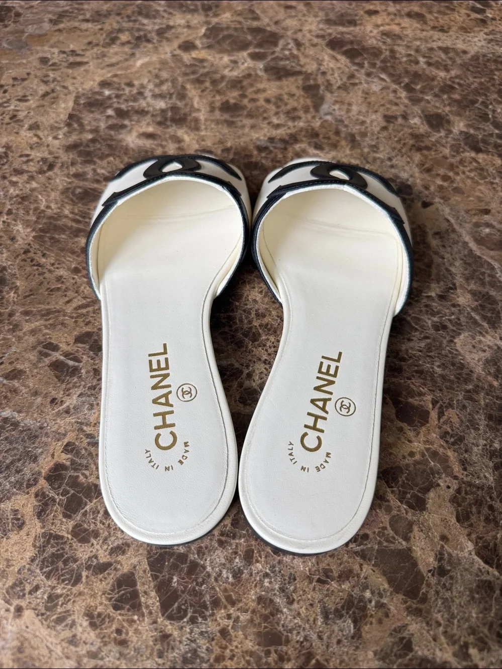 Chanel 26s ivory black logo slides sandals flats sz 39